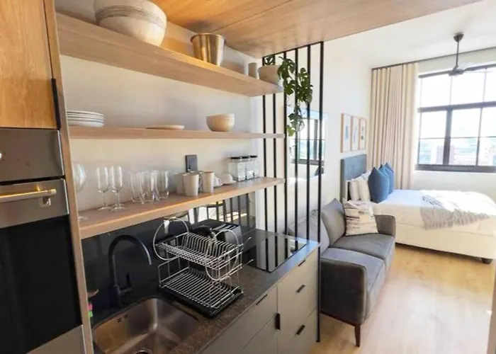 Luxury Studio / Co_Living / City Views