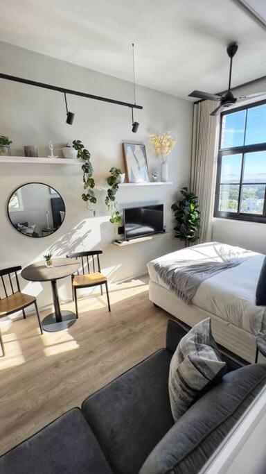 Luxury / Co_living / Views *